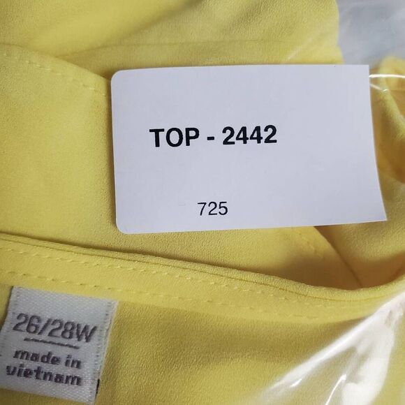 EST. 1946 Women’s Plus 26/28W Yellow Ruffle Bell Sleeve Blouse Top Keyhole Back - Picture 7 of 7